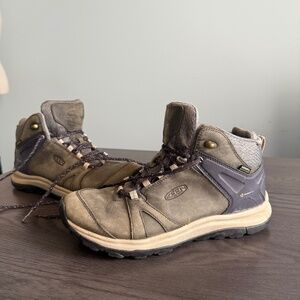 KEEN Women’s Leather Mid Waterproof Hiking Boot Size 10